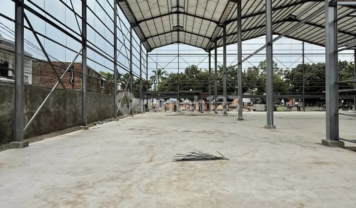 Tempat Komersial di Lokasi Strategis