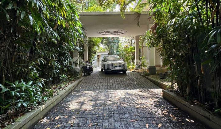 Rumah Mewah Lokasi Eksklusif