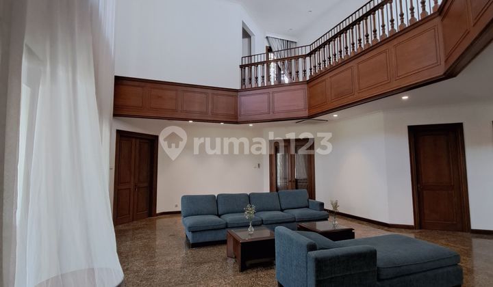 Sturdy House Ready to Live Comfortable Safe Green