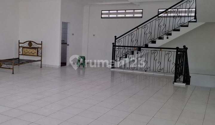 Attached Shophouse, Good and Strategic in Latumeten Grogol, Road Access Can Fit Containers 2