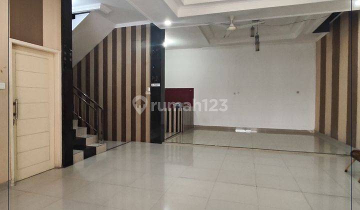 Dijual Cepat !! Rumah Lebar 10 Meter Di Duri Kepa - Jakarta Barat 2