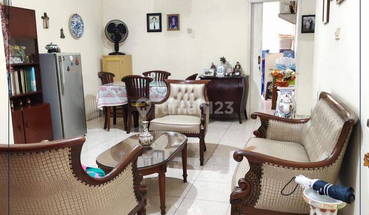 ruang tamu dijual rumah 2 kamar sangat