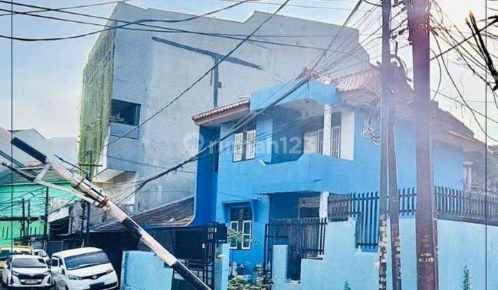 Dijual Rumah Di Hoek 4 Kamar Di Taman Meruya Ilir 2