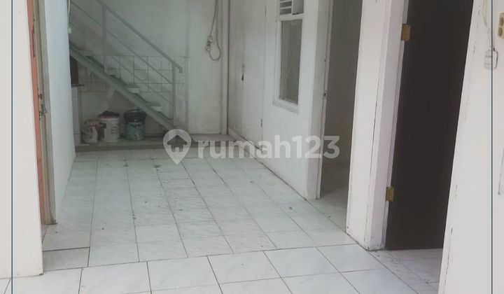 Cheap Rent !! 4-Bedroom House in Tanjung Duren - 9 Meters Wide Cheap Rent !! 4-Bedroom House in Tanjung Duren - 9 Meters Wide