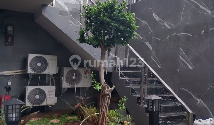 Rumah Siap Huni Hadap Timur Di Sunter - Lebar 10 Meter - Akses Jalan 3 Mobil 2