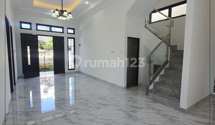 Rumah Baru 5 Kamar Luas 250 Meter Ada Kolam Renang Di Griya Loka - Bsd 2