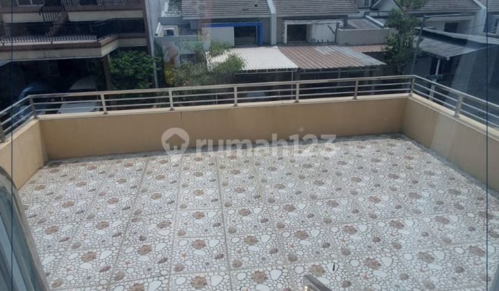 Rumah Hoek 4+1 Kamar Siap Huni Di Cluster Elysium Cikarang - Dibawah Harga Pasaran !! 2