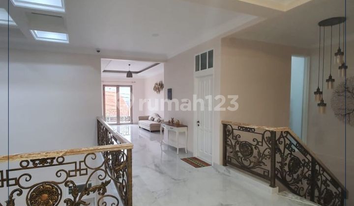 Rumah Mewah Cantik, Luas 300 Meter, Siap Huni Di Tanjung Duren, Jakarta Barat 2