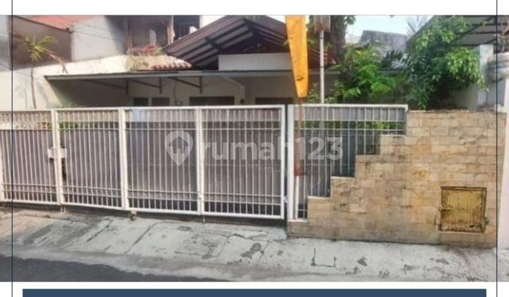 Rumah Murah Lebar 10 Meter 4 Kamar Tidur, Siap Huni di Grogol