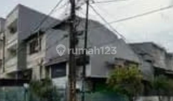 Jual Murah ! Rumah Hoek Hadap Timur di Taman Cosmos - Jakarta Barat 2