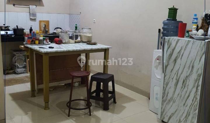 Dijual Cepat !!
rumah Bagus Dan Murah
5 Kamar Hadap Selatan Tanjung Duren 2