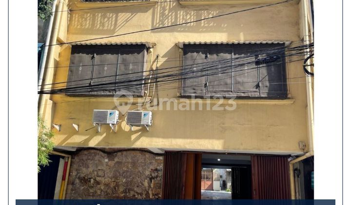 Ruko Dua Muka Tembus Belakang 3 Lantai Lebar 8 Meter Siap Pakai Di Krekot Pasar Baru