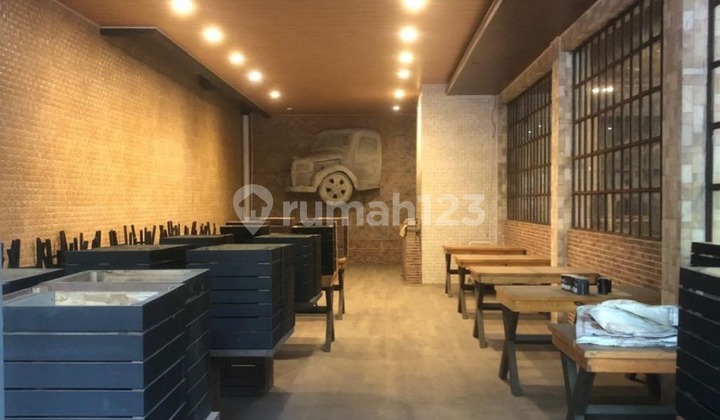 For Sale/Quick Rent !! 12-Meter Wide Shop House by Pluit Road - North Jakarta 2
