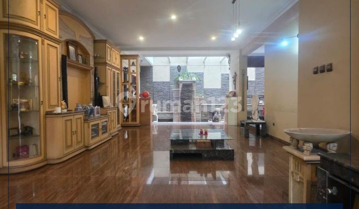 Rumah 4 Kamar Dalam Komplek Favorit di Cluster Paling Besar di Puri Indah - Furnished Rumah 4 Kamar Dalam Komplek Favorit di Cluster Paling Besar di Puri Indah - Furnished