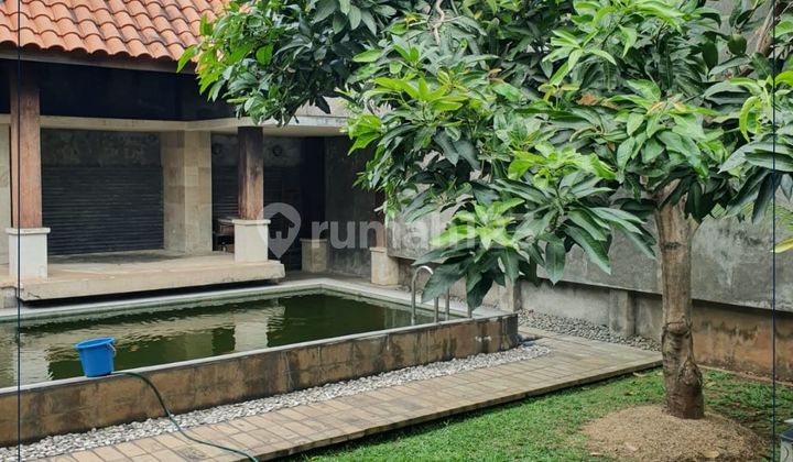 Luxury House With Over 1000 Square Meter Swimming Pool In Panglima Polim, South Jakarta Luxury House With Over 1000 Square Meter Swimming Pool In Panglima Polim, South Jakarta