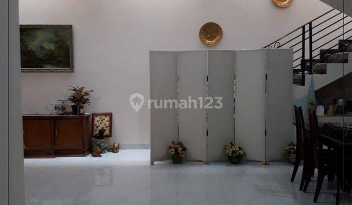 Dijual !! Rumah Bagus Siap Huni
4 Kamar Hadap Timur Di Sunrise Garden 2