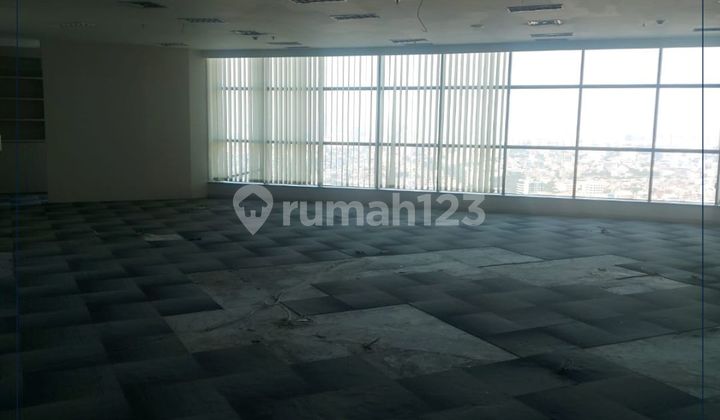 Cheap!! Office Apl Tower Central Park, Size 257 m² on High Floor - Semi Furnished