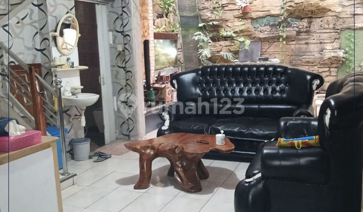 4-Bedroom House 200 Square Meters Ready to Occupied Kebon Jeruk Indah Complex - West Jakarta 2