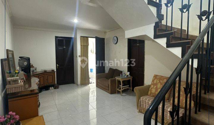 Dijual Murah !!

rumah 4+1 Kamar Siap Huni
kemanggisan - Jakarta Barat
 2