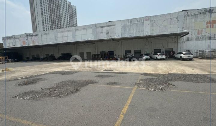 Warehouse Near West Cikarang Toll, Has Cold Storage Area and Goods Lift - Has Its Own Substation