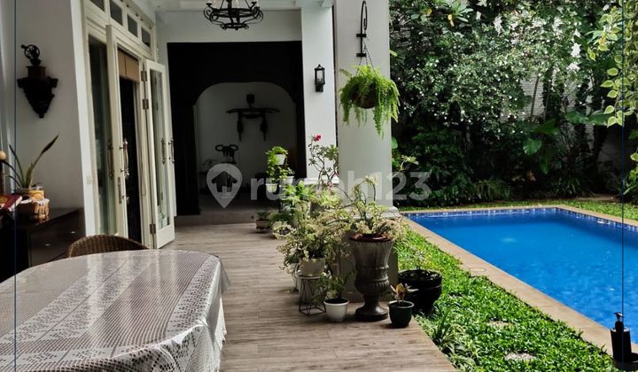 Rumah Halaman Luas Siap Huni, Ada Kolam Renang Di Menteng - Jakarta Pusat 2