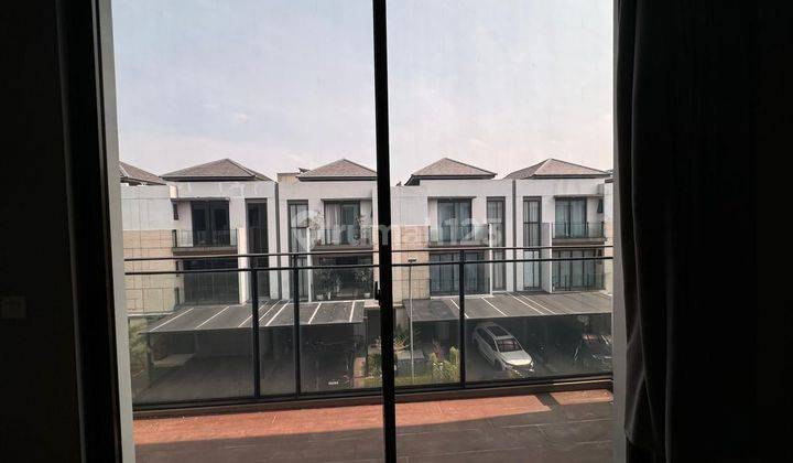 Rumah Mewah 3 Lantai Di Pusat Kota Bsd City Zora 2