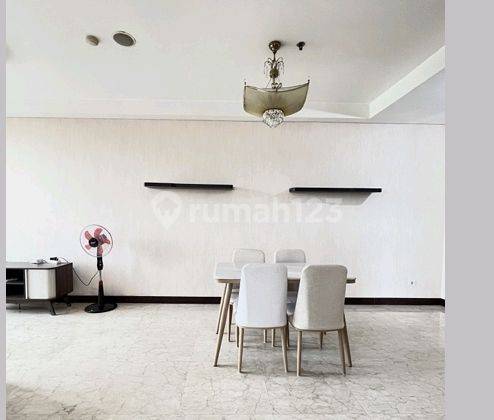 Apartemen 3 Kamar Tidur Furnished Bagus 1