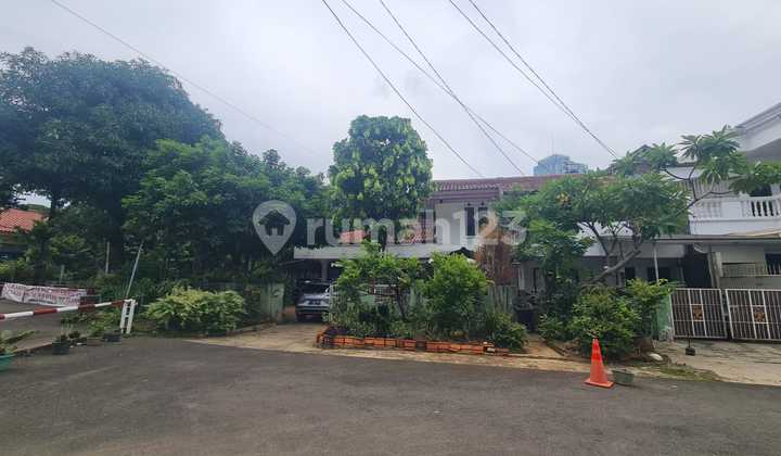 Rumah Kebayoran Bar .Hitung Tanah.bentuk Tanah Kotak.dekat Blok M Mall