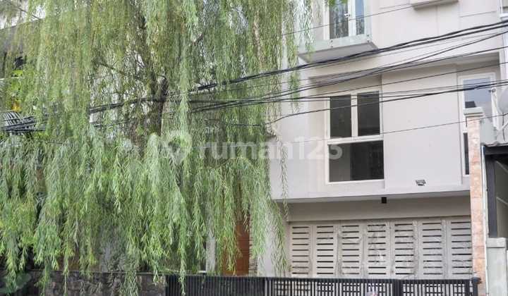Rumah Strategis Siap Huni di Gandaria Kebayoran Baru