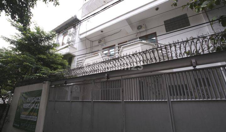 Kos Bulanan Essence Tamansari Tipe Single Jendela Koridor Furnish 20