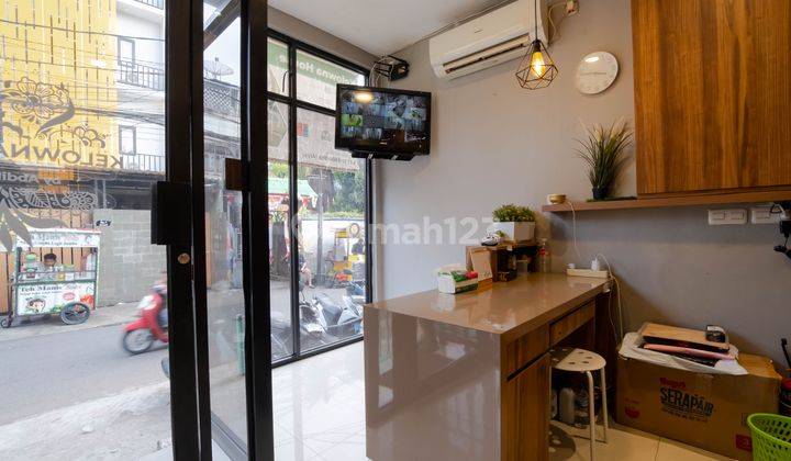 Kost Harian, Kelowna House by AbdiHome Furnished Dekat RSU Hermina Kemayoran, Jakarta Pusat 1