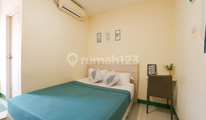 Budget Friendly! Budget-Friendly Boarding House on Tanah Tinggi, Batu Cepet, Strategic & Clean Near Soekarno-Hatta Airport