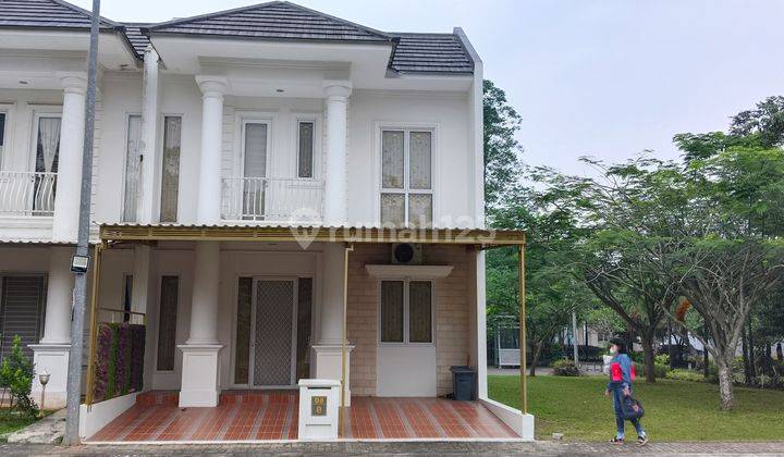 Rumah hoek depan taman 2