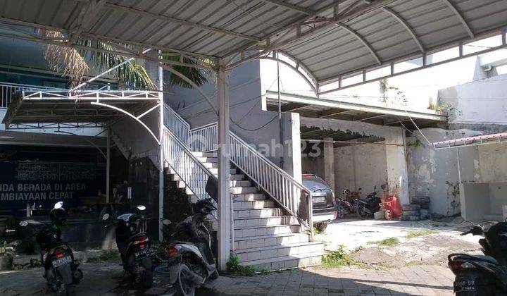 House building on the main street of Mahendradata Denpasar 2