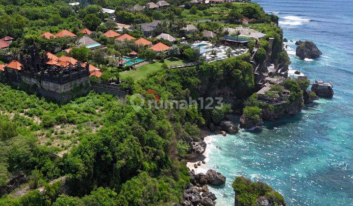 Cliff front land on the Suluban coast of Padang Padang Pecatu 1