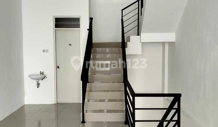3-Storey Silver Ruko Ready for Occupancy, Suitable for Business 2