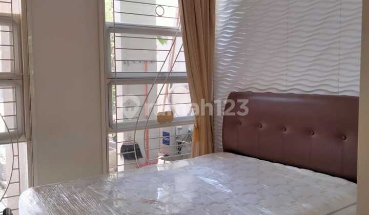 House, 2 Floors East Coast Park Minimalist Ready to Occupy