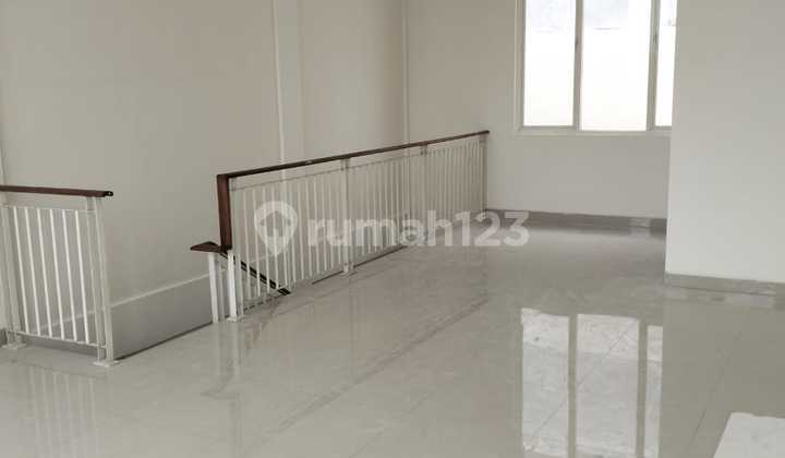 Ruko Bagus 2 Lantai di Pakuwon City Bizhome, Lokasi Premium Dekat Mall, Apartemen, Hokky 2