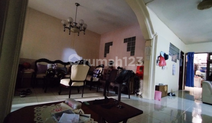 Barata Jaya Ready to Occupied Furnished One Step From Flora Park 2