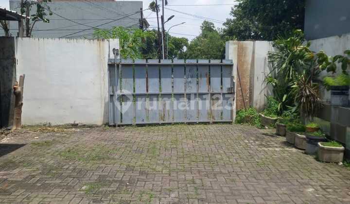 Dream Home in Kebonsari Ready to Live In - Comfortable Environment 2