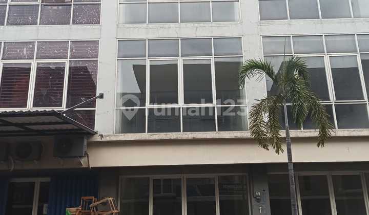 3-Storey Shop House in Gunung Anyar Near the Maritime School and Amega Crown Apartments 2
