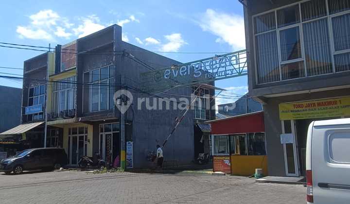 Ready-to-Use Shop House - Great Investment Opportunity Ready-to-Use Shop House - Great Investment Opportunity