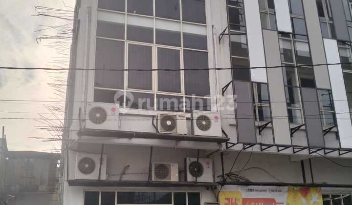 3-Storey Silver Ruko Ready for Occupancy, Suitable for Business