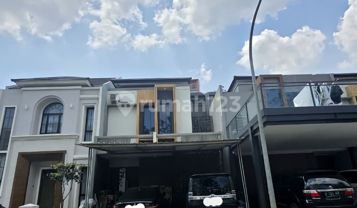 In Front of Taman Rumah Langka Sutera Victoria Alam Sutera 2