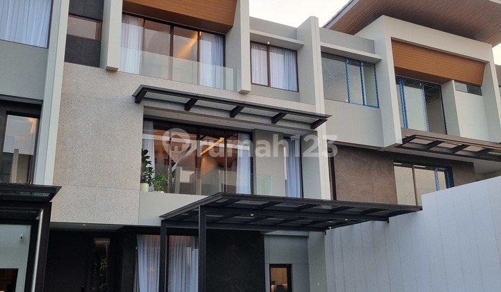 Hanya 1 Menit Ke The Spring Club! Rumah Heron Summarecon Gading Serpong 2