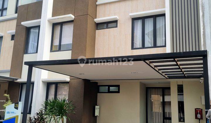 Selangkah ke Sekolah Harapan Bangsa Rumah di Waterfond Kota Modern Modernland 1