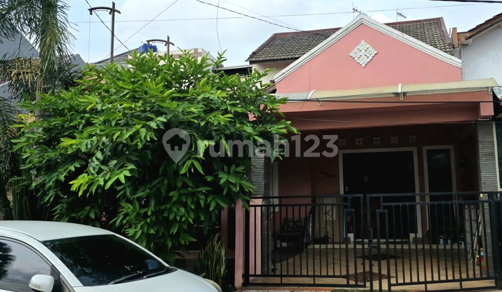 Selangkah ke Masjid! Rumah di Boulevard Utama Graha Raya Bintaro Jaya