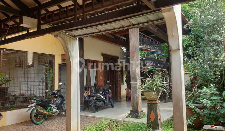 Hook House in IPTN Cibubur Complex, near Harjamukti LRT. 2