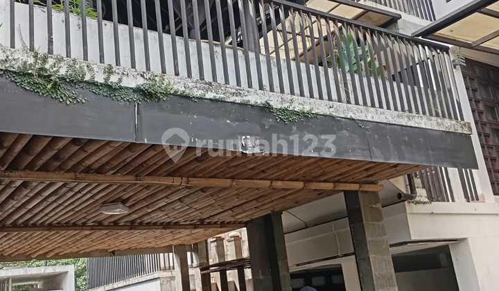 TURUN HARGA!! Rumah 3 Lantai Di Cilandak, Dekat Mrt Cipete dan CITOS.