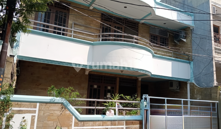 Jual Cepat Rumah Bagus 2Lantai Lokasi Strategis Jual Cepat Rumah Bagus 2Lantai Lokasi Strategis